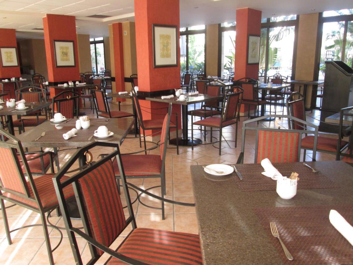 Jaz Neo Ivory Apartahotel